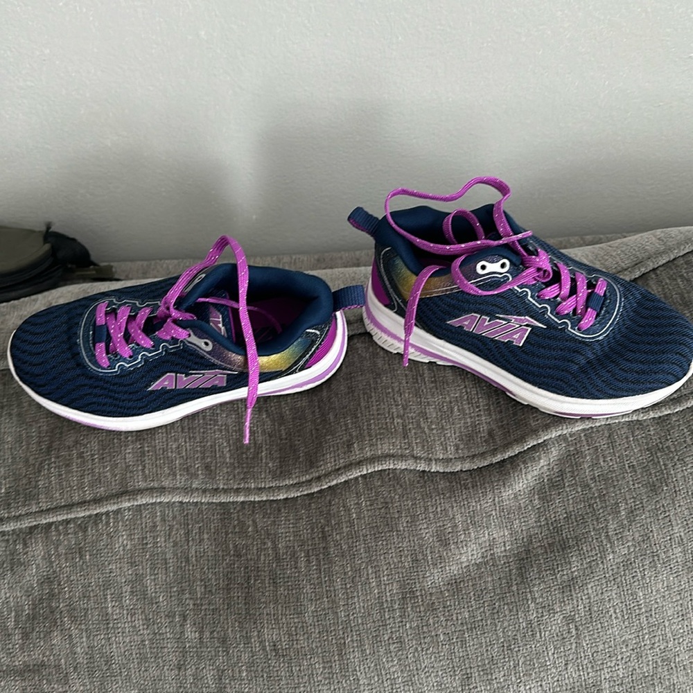 Used twice, Girls size 11 AVIA sneakers.